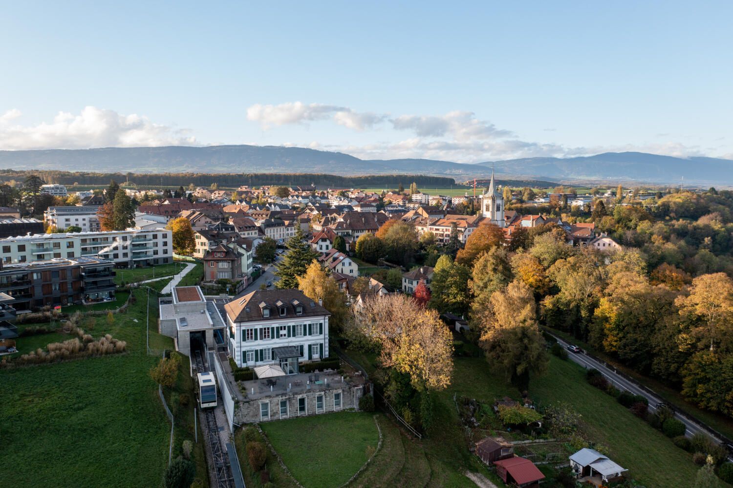 Vue aérienne de l'hôtel du Funi, à Cossonay